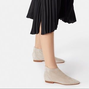 Bells & Becks The Beatricia Beige Suede Ankle Boots Pointed Toe Size 7.5